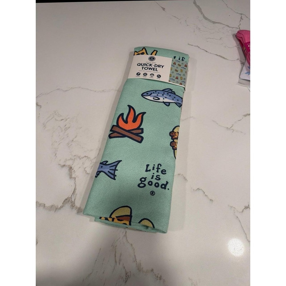 Life is Good micro-terry quick-dry towel a camping and fishing graphic new